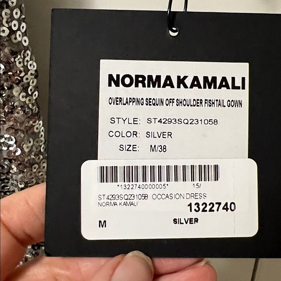 NWT NORMA KAMALI off  shoulder sequin Fish Tail gown size M - Picture 6 of 8